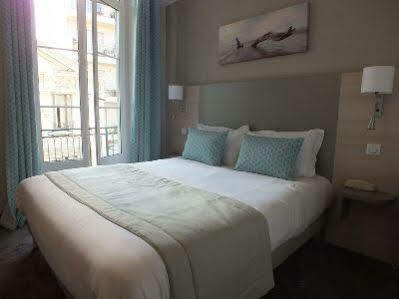 Hotel Du Midi 3*